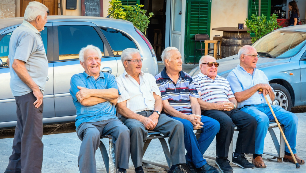 Дожить до 100: ученые подсчитали шансы современных людей на долголетие