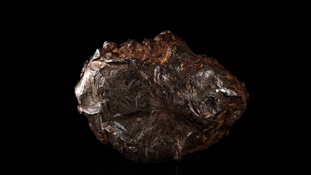 Осколок новгородского метеорита вызвал ажиотаж среди ученых и коллекционеров