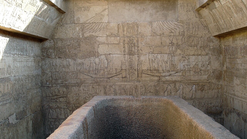 Редчайшая находка в Египте: 225 нетронутых статуэток нашли в пустой гробнице фараона