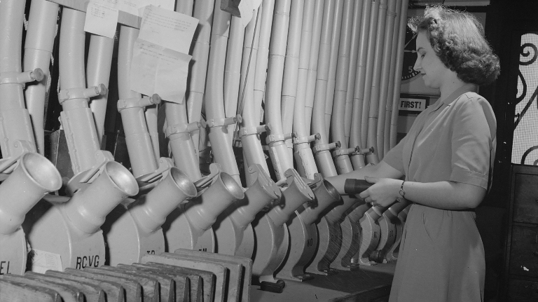 Пневмопочта: как придумали отправлять сообщения в капсулах