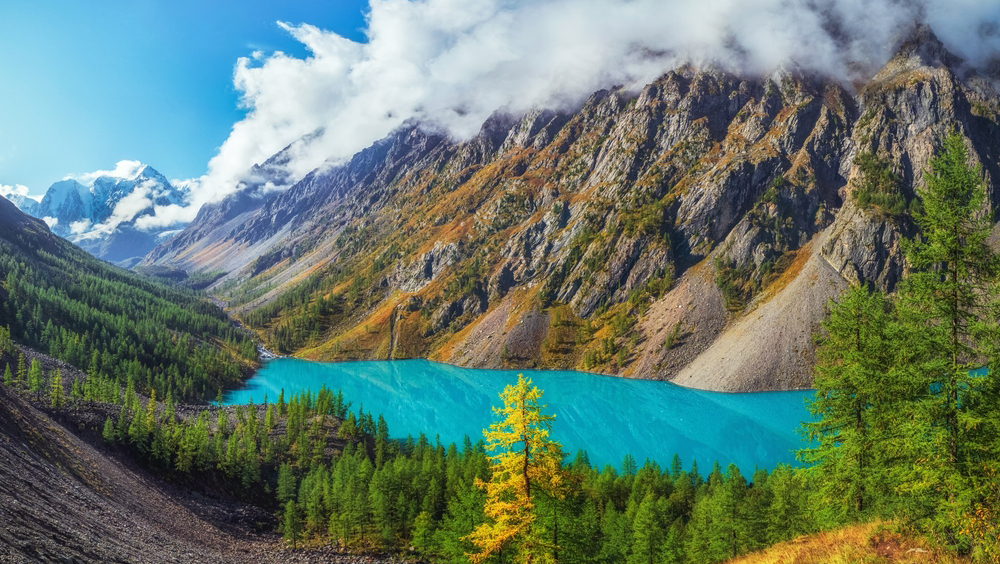 Цены как в Италии, спрос растет: туристы раскупают Алтай, несмотря на дороговизну