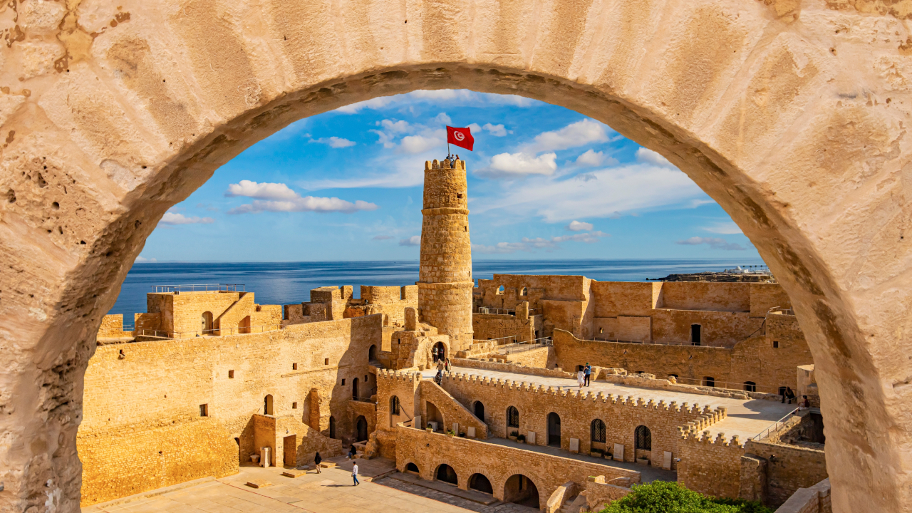 Американские туристки случайно улетели в Тунис вместо Ниццы