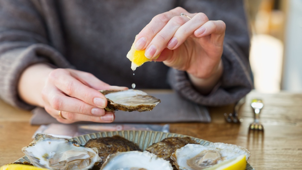 Для восстановления рифов нужно есть устриц: необычная акция стартовала в Австралии