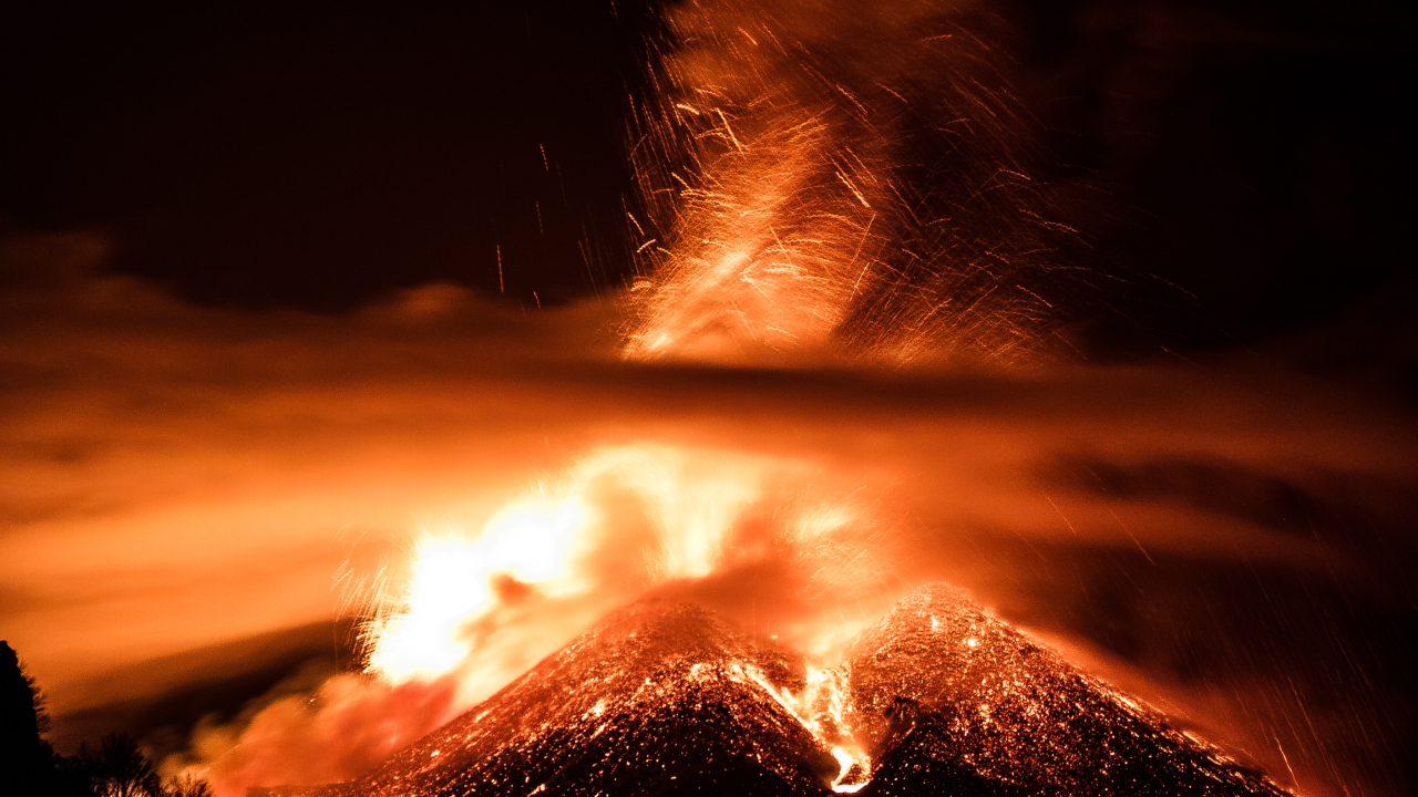 Извержение вулкана уничтожило все живое на острове, но он восстановился сам