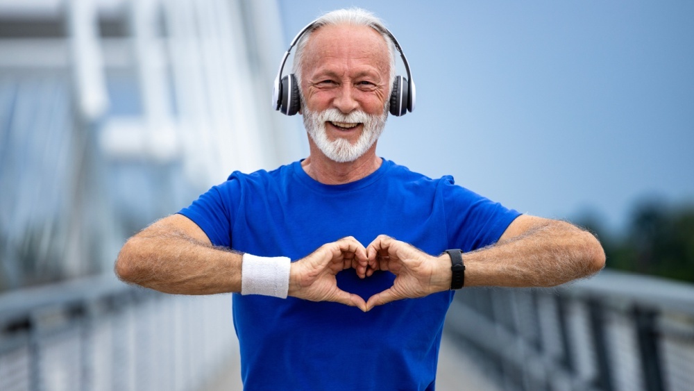 Пенсионеров из Сингапура начали обучать паркуру