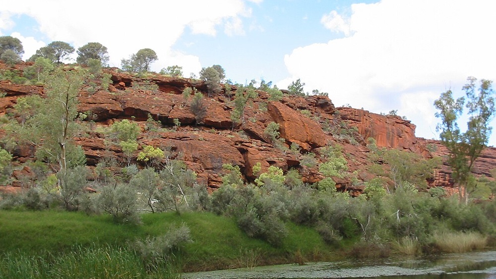 Самая древняя в мире река удивила геологов аномальным руслом