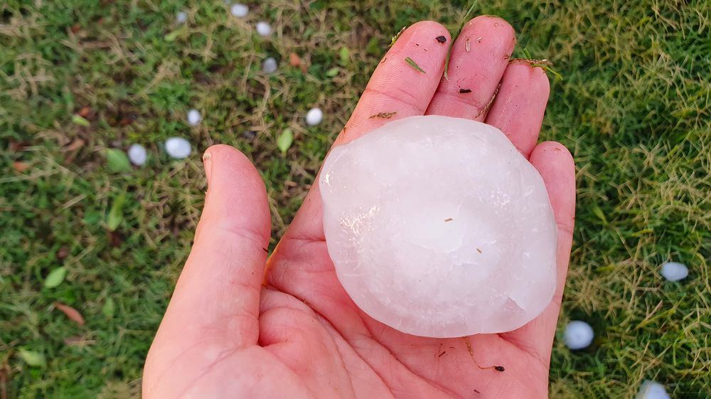 Гигантский град в Европе может стать нормой — чем это грозит