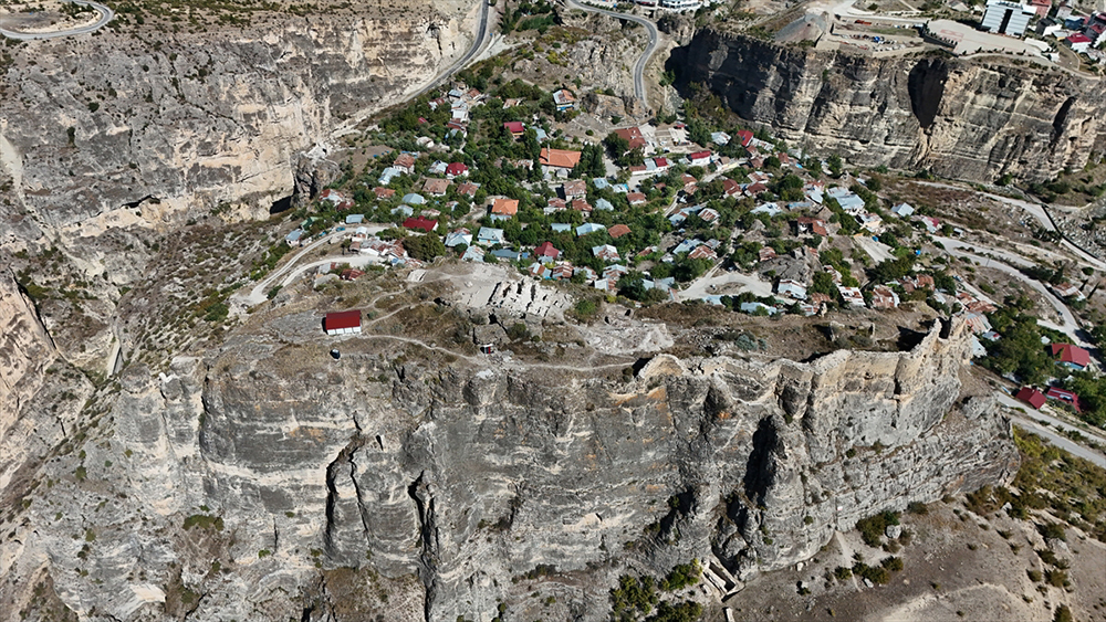 Затерянную гробницу царя из династии Багратионов обнаружили в Турции