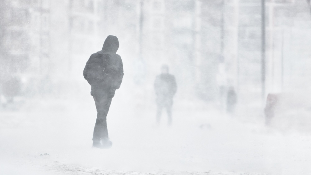 Девятиметровые волны и лавины: мощный циклон обрушился на Камчатку