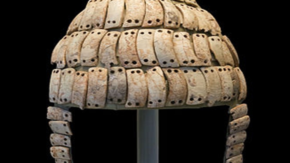 Найден уникальный шлем из бивней вепря, описанный в Илиаде 