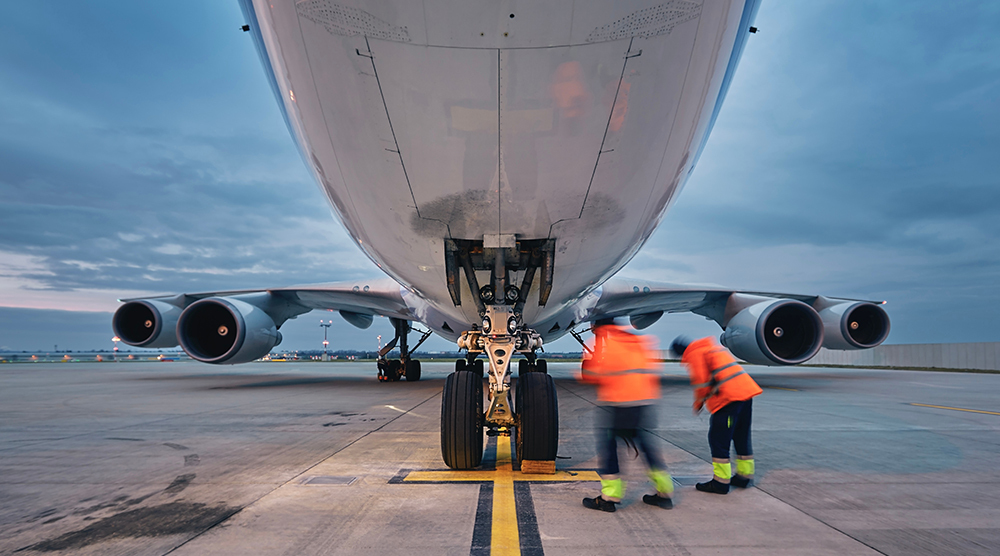 Выжил чудом: мальчик пролетел из Афганистана в Индию в отсеке шасси самолета