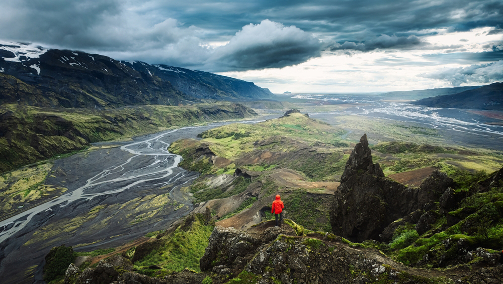 Гид с президентским прошлым: экс-глава Исландии устроился на работу в нацпарк