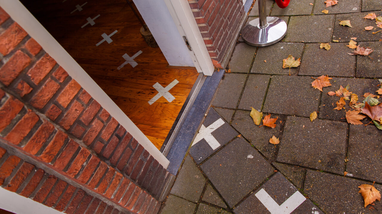 Самая странная граница в мире: почему в Барле ее проводят прямо через дома