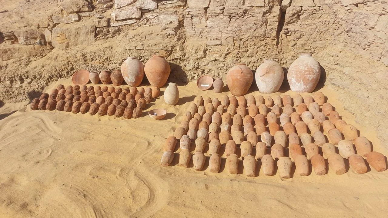 В Египте обнаружены скальные гробницы эпохи Древнего царства