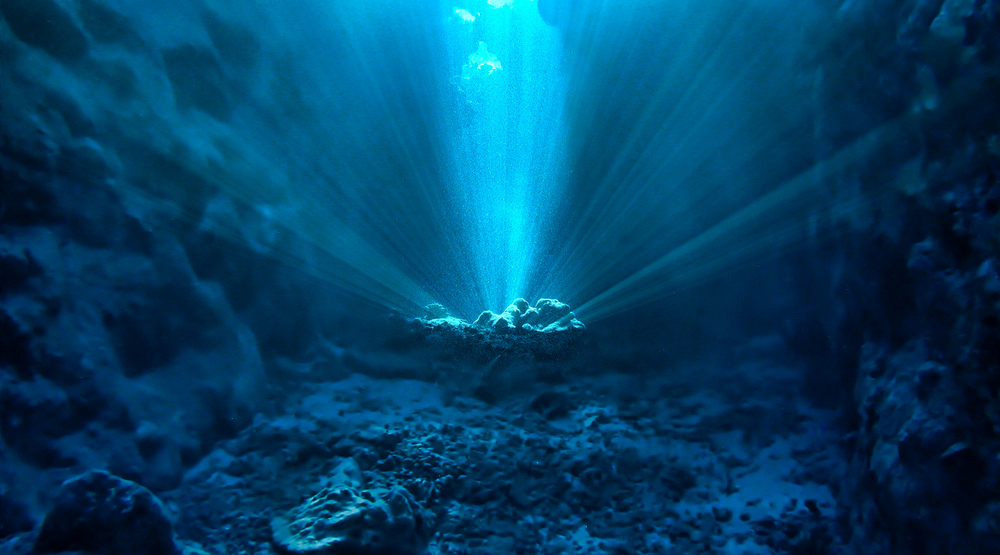 Япония обнаружила редкоземельные металлы на глубине 6000 м