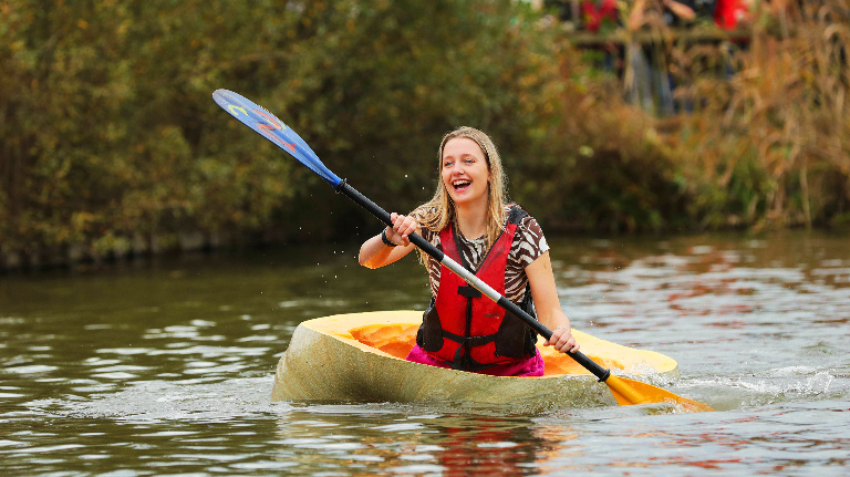 Тыквенная регата: кто придумал этот странный спорт
