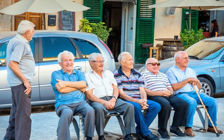 Людей старше 65 лет впервые в мире стало больше детей до 5 лет