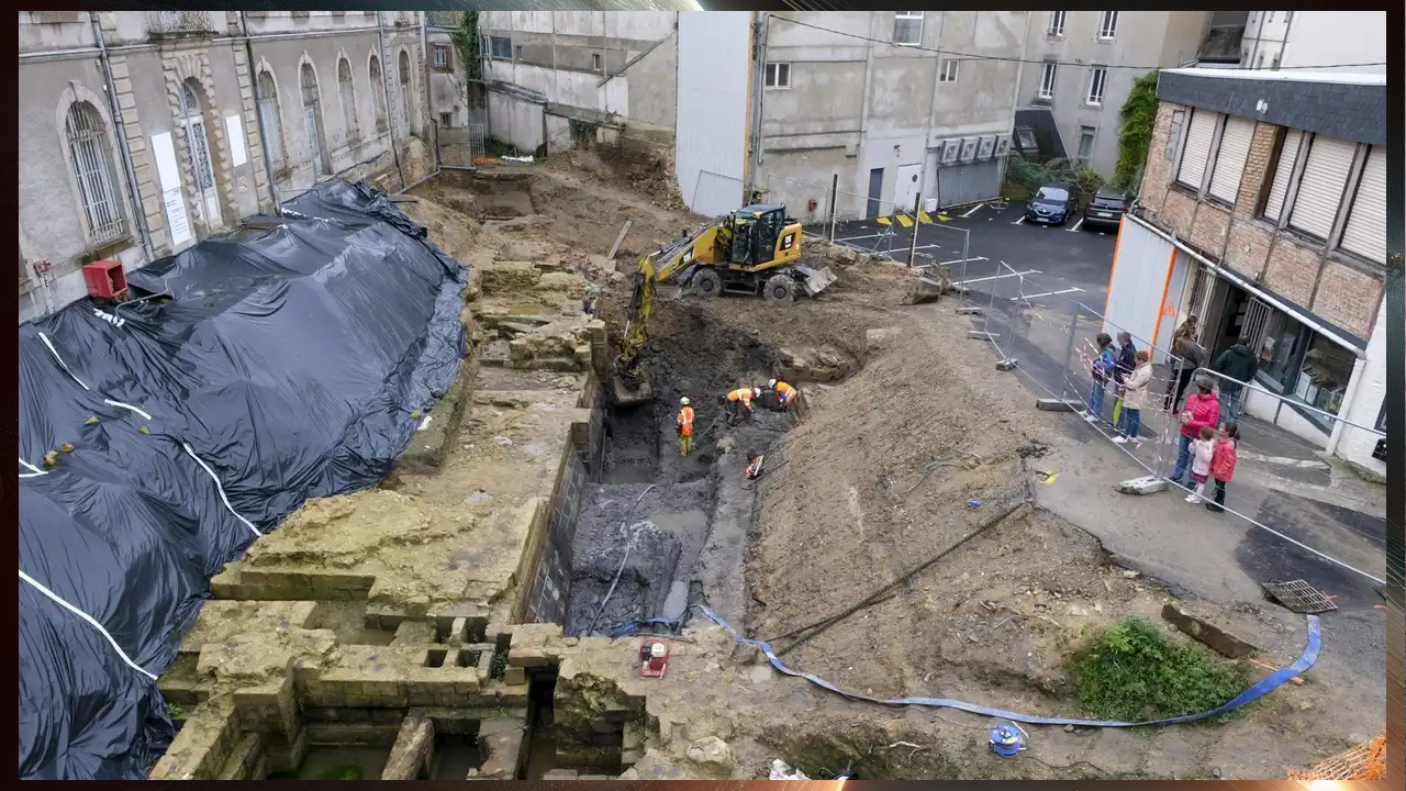 Замок XIV века обнаружили под отелем во Франции