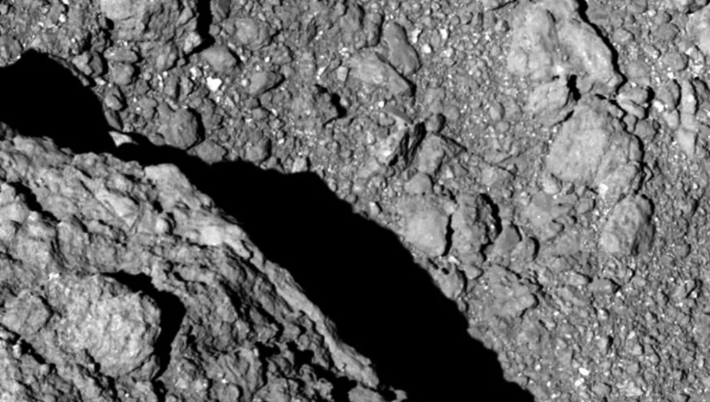 В образцах астероида Рюгу нашли главные компоненты генетического кода жизни