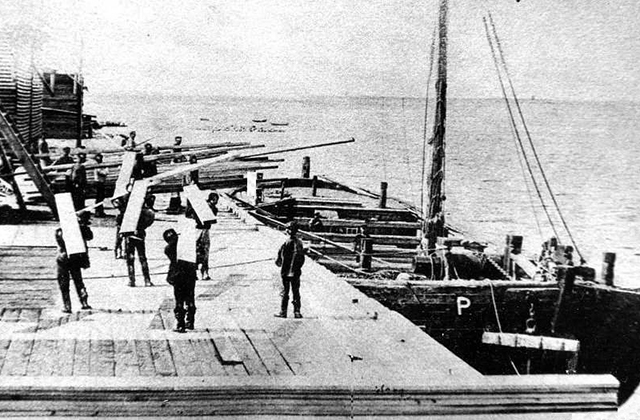 Лесопильный завод. Село Ковда, начало XX века
