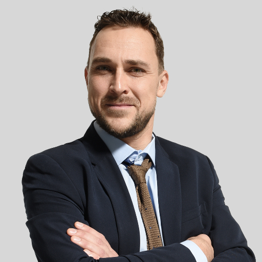 Павел Макаров