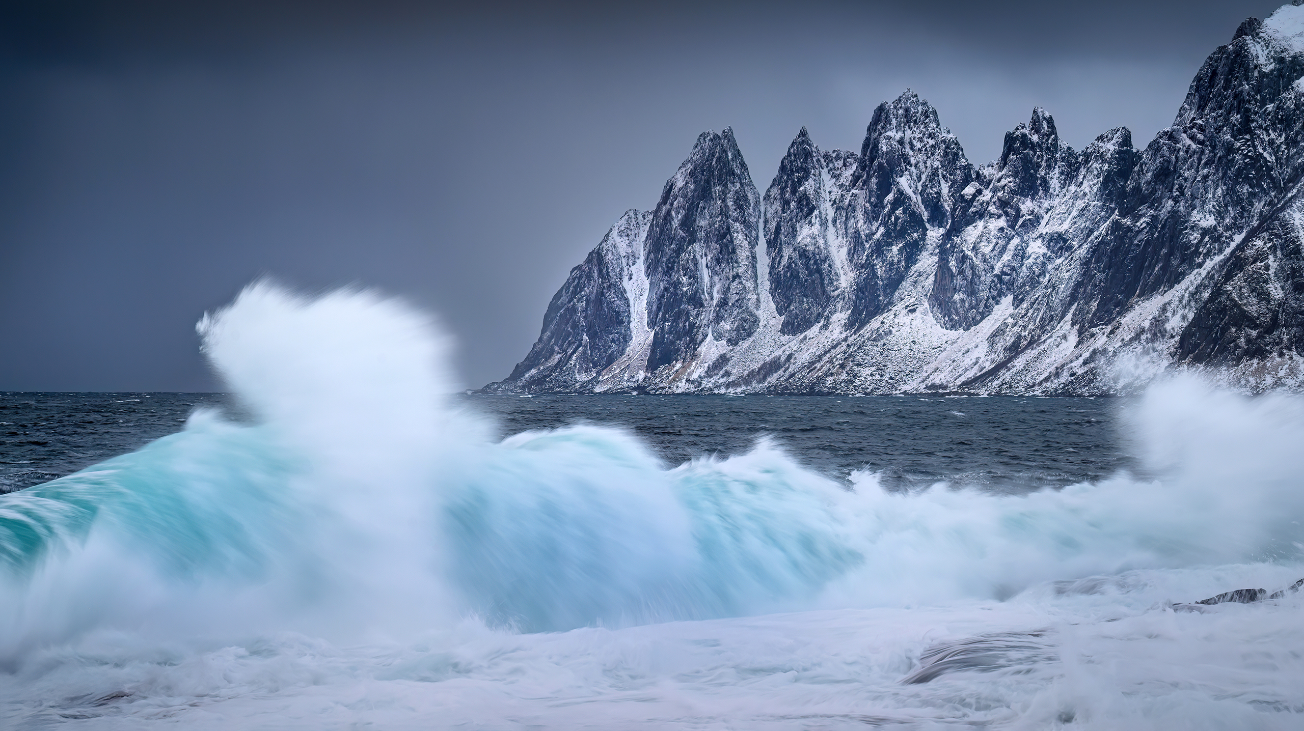 как образуется подводный водопад