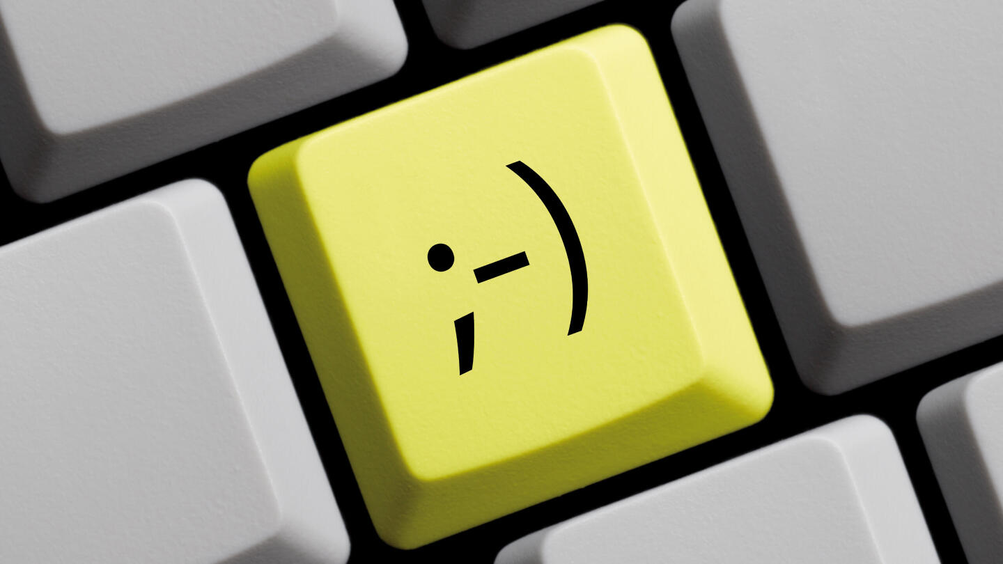 Как пишут смайлики в разных странах