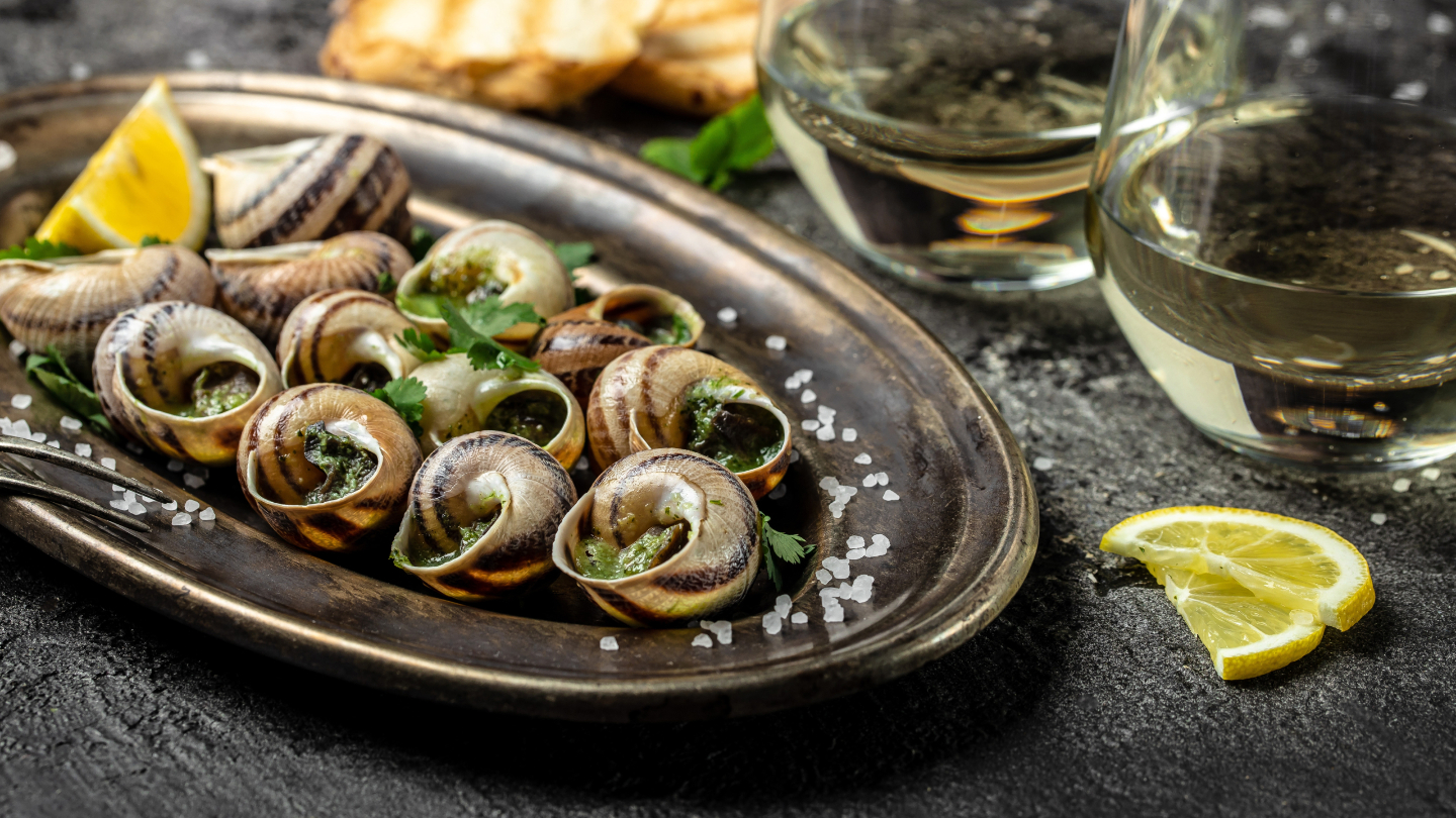 Как правильно есть улиток и устриц
