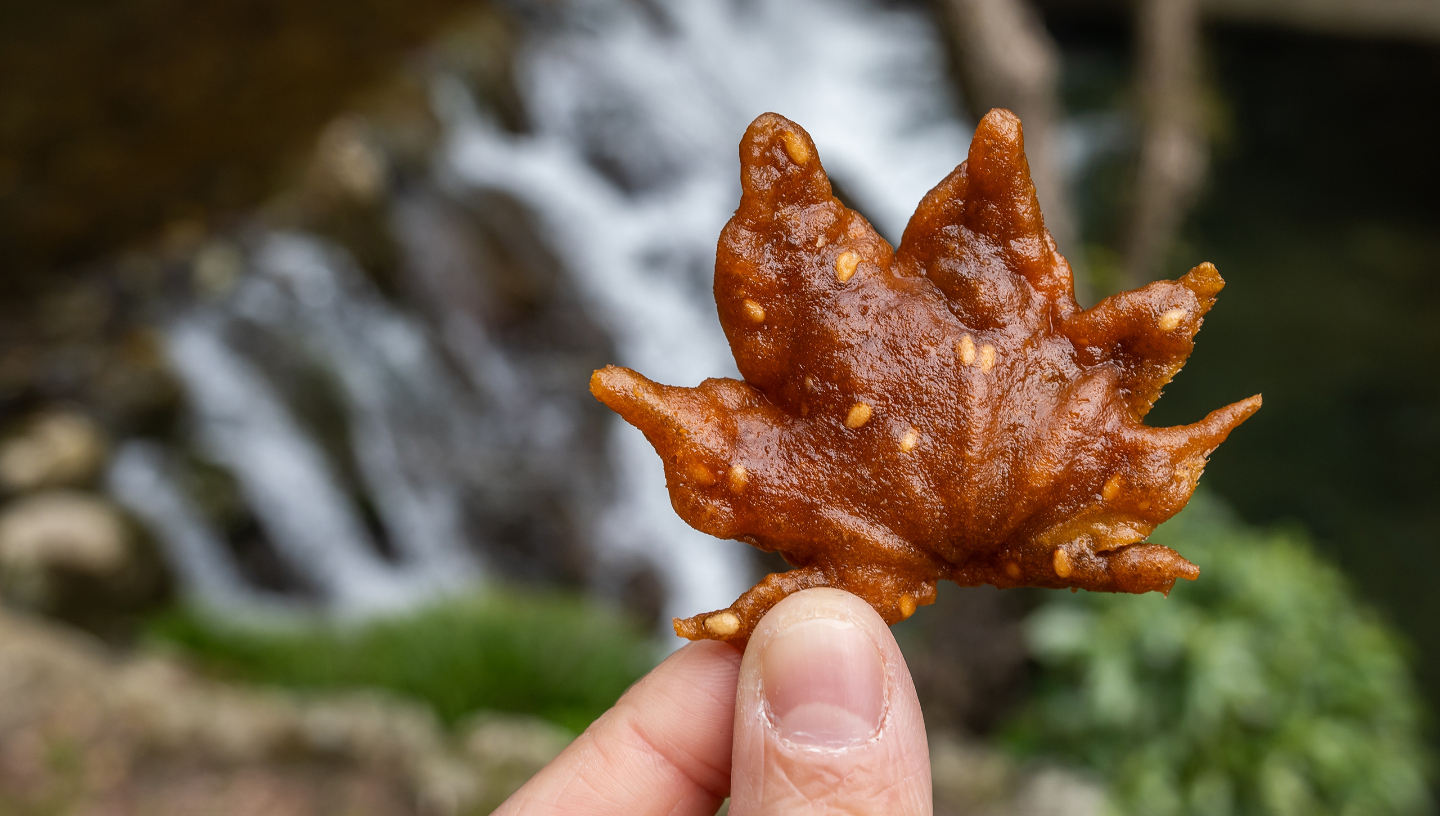 листья клена во фритюре