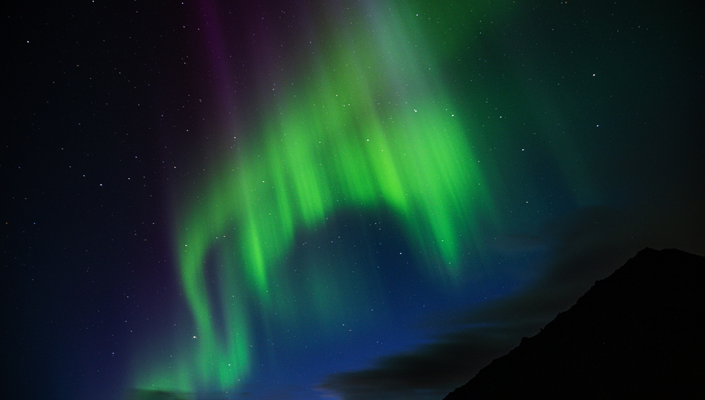 черное полярное сияние