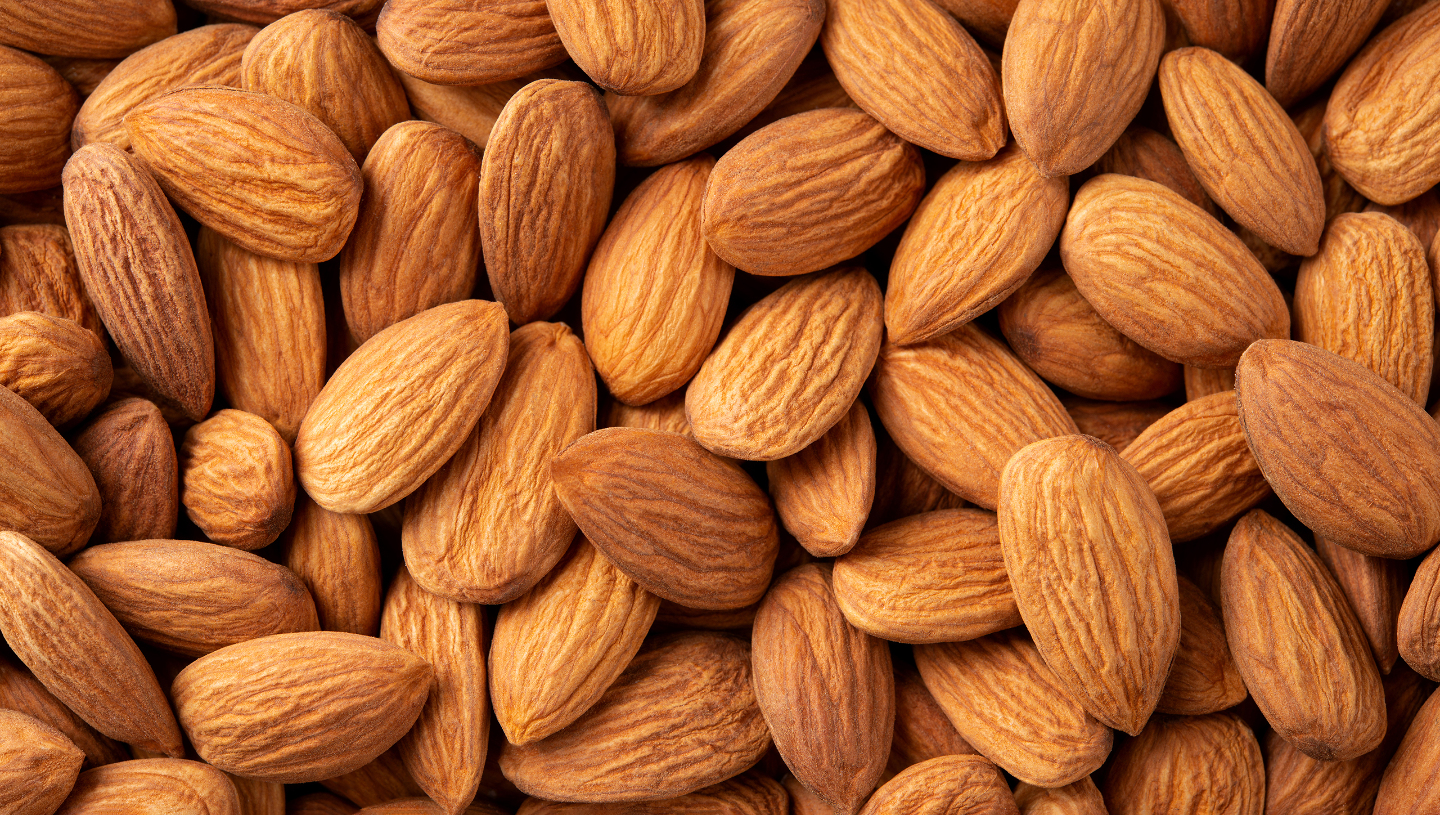 Орехи, миндаль