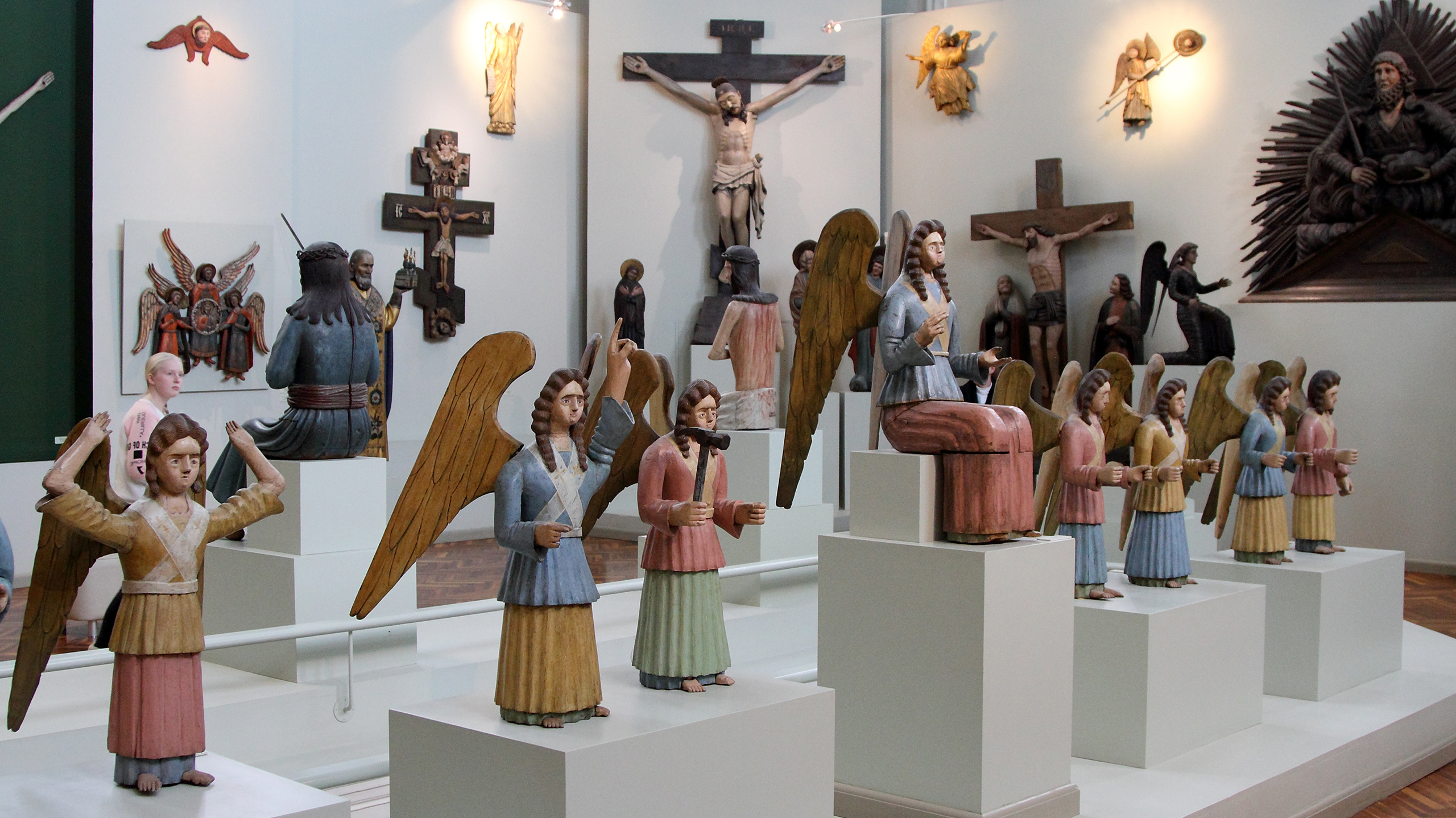 В любое время года актуальна классика, за которой надо идти в Пермскую художественную галерею