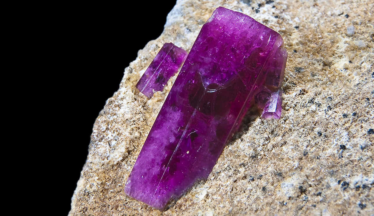 Красный берилл