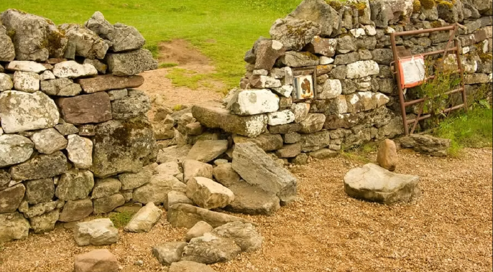 стена замка