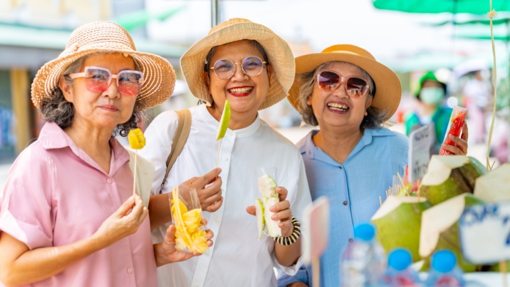 пожилые люди