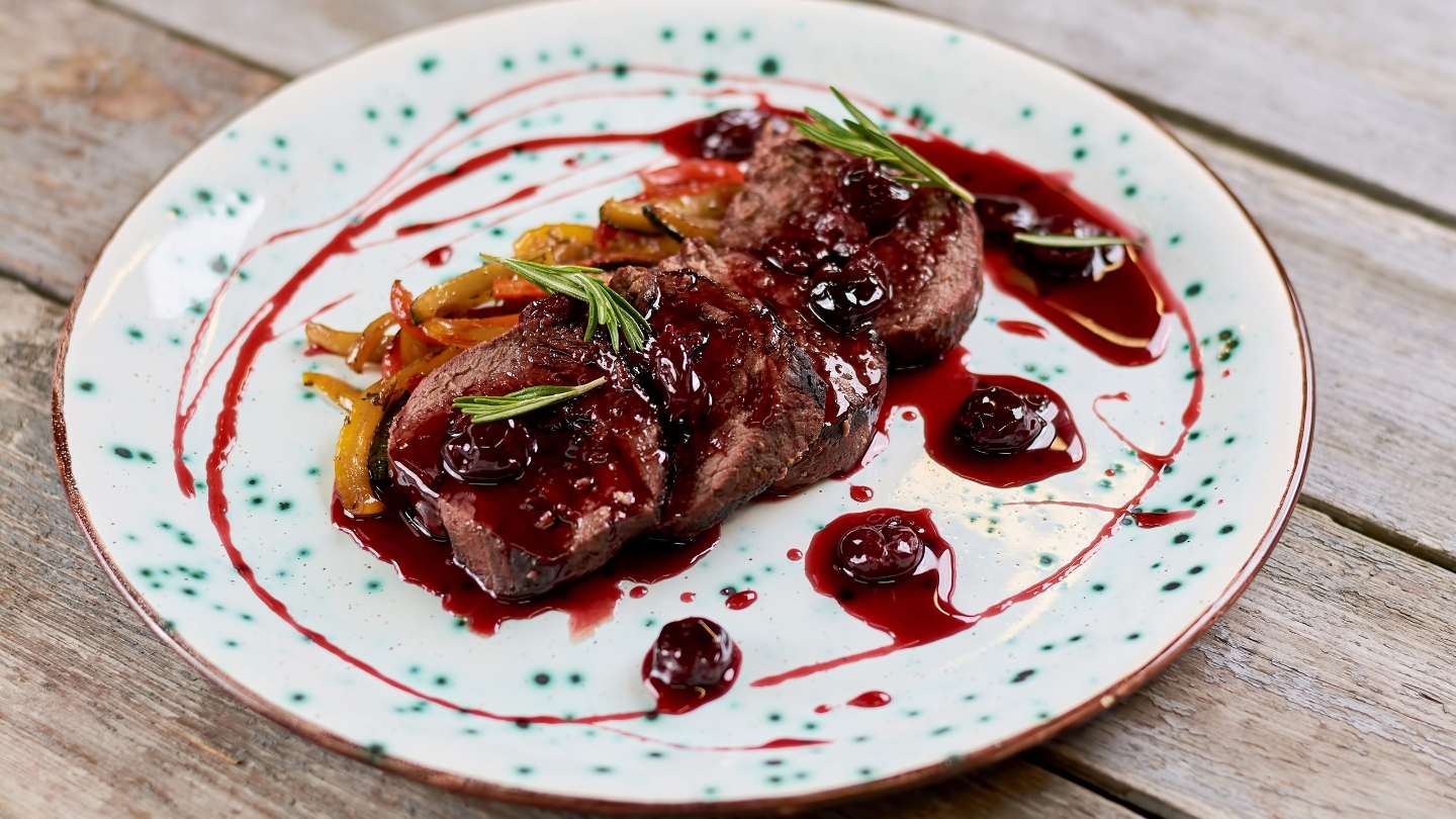 Говядина в вишневом соусе по-княжески