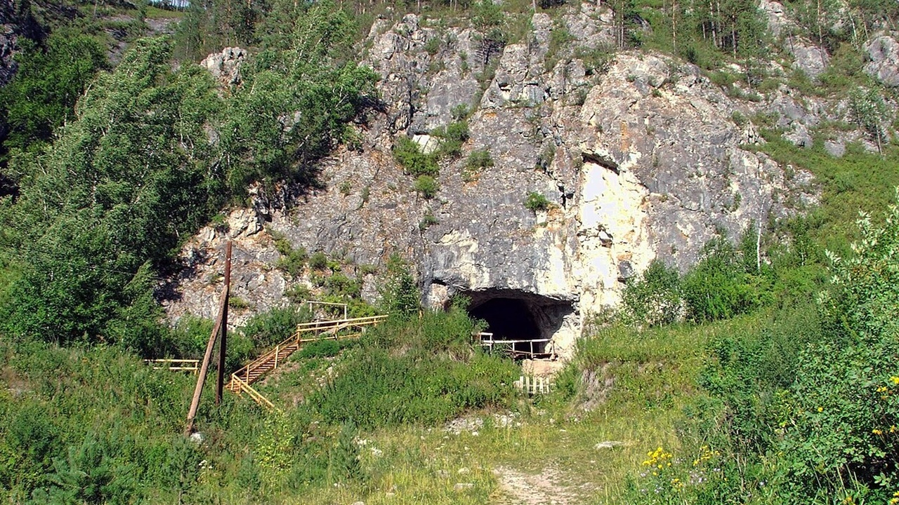 Денисова пещера