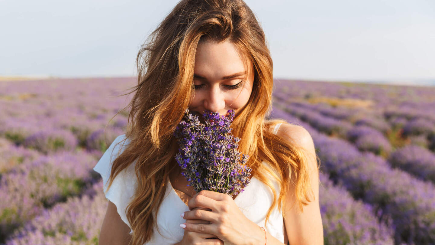 Почему мы любим цветочные запахи