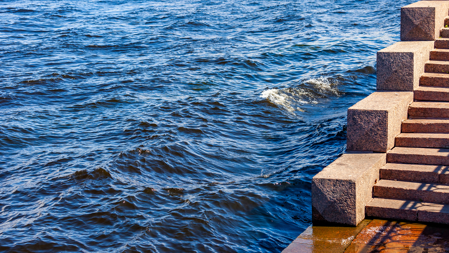 Характер течение Невы