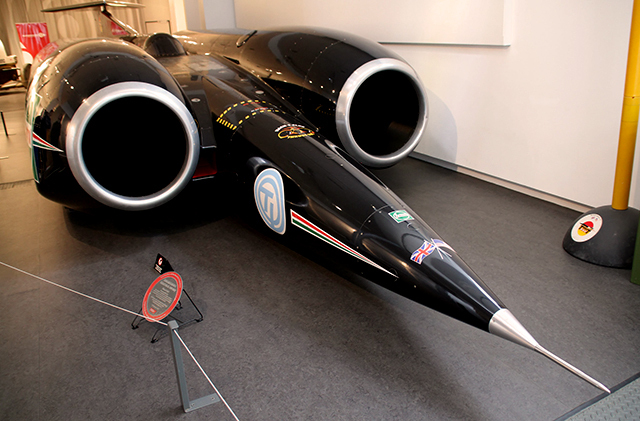 Thrust SSC кабина