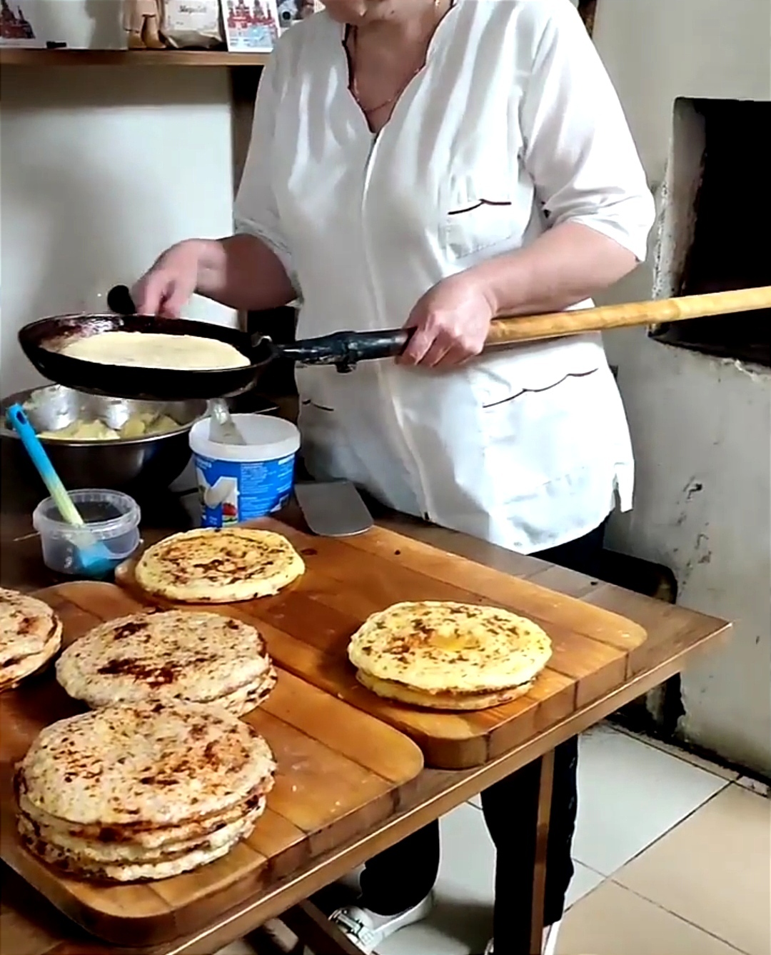 Мелна марийское. Коман Мелна Марийское блюдо. Марийские блины коман Мелна. Печет коман Мелна. Коман Мелна фото.