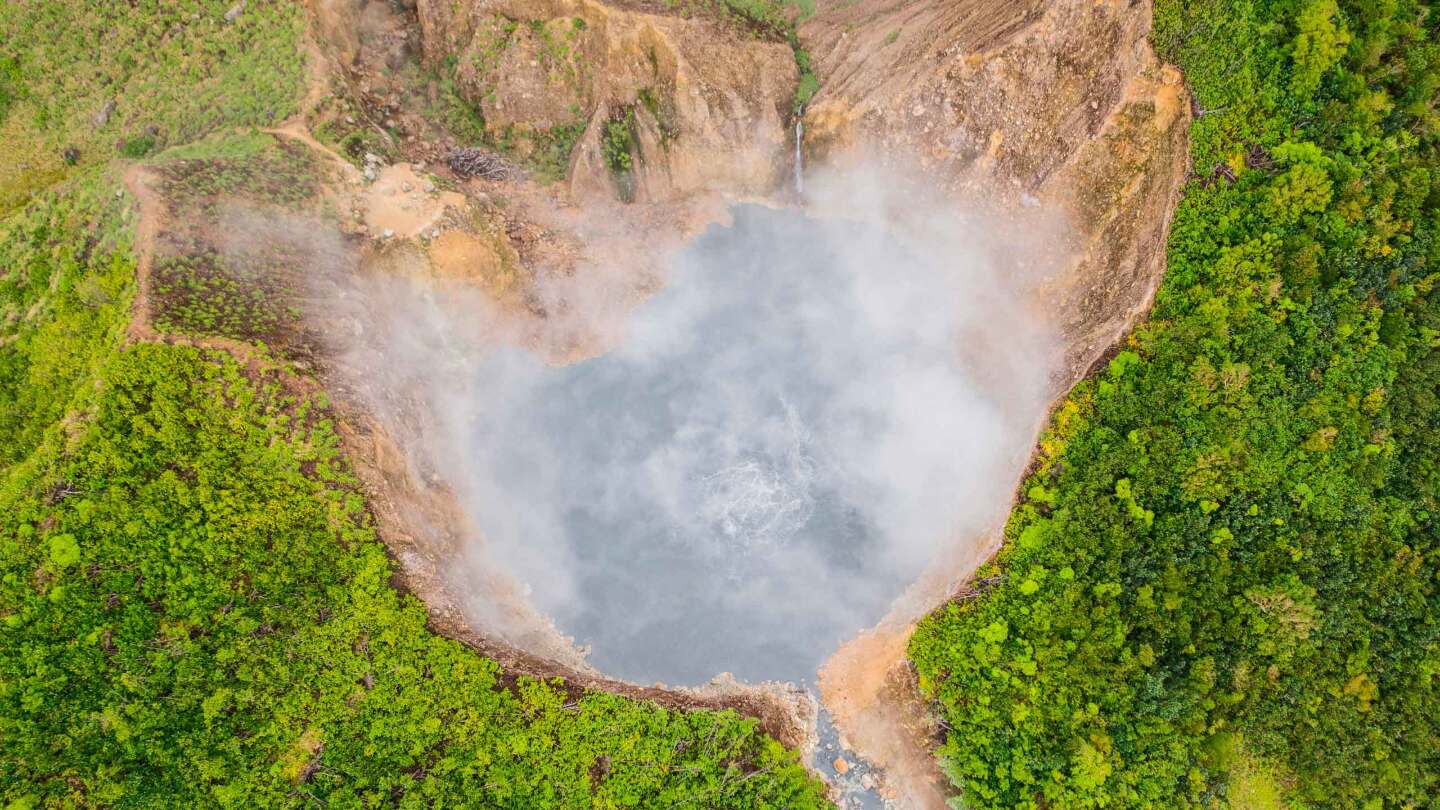 Кипящее озеро