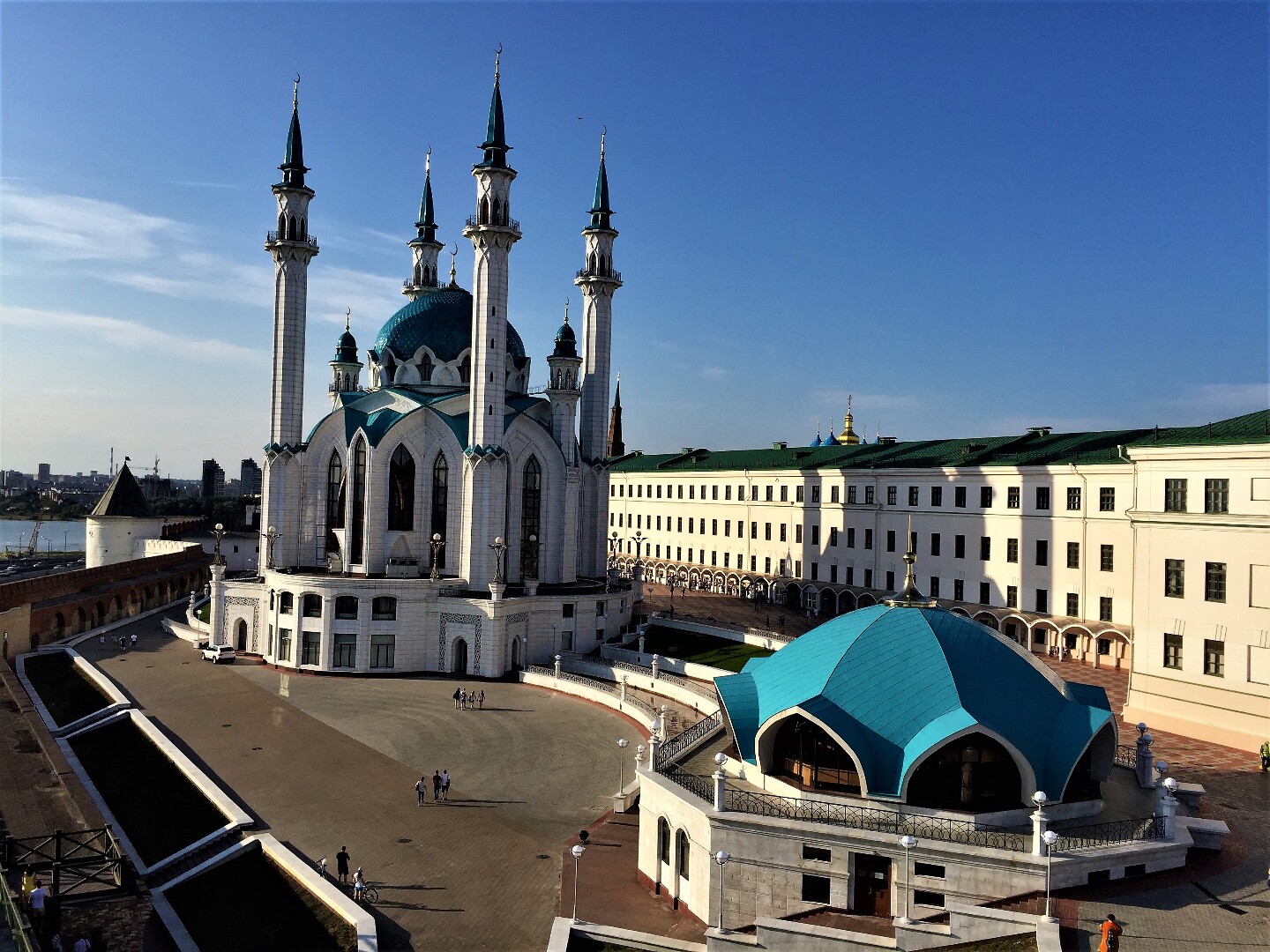 Историко-архитектурный комплекс Казанский Кремль. Мечеть кул Шариф 1552 год. Казанский Кремль достопримечательности Казани. Губернаторский дворец Казанского Кремля.