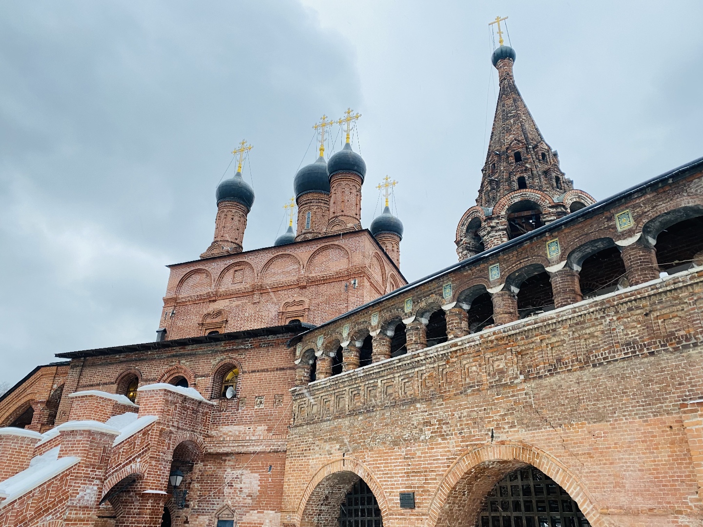 Крутицкое подворье в Москве. Крутицкое Патриаршее подворье Москва. Крутицкое подворье колокольня. Крутицкое Патриаршее подворье акварель.