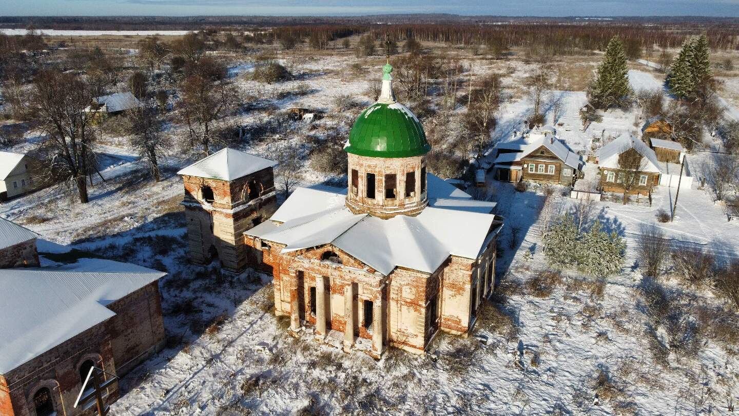 Церковь скорбящих клин. Пос Вознесенье Церковь. Храмы Тверской области. Храм Святой Троицы. Деревня денежное Тверская область Старицкий район.