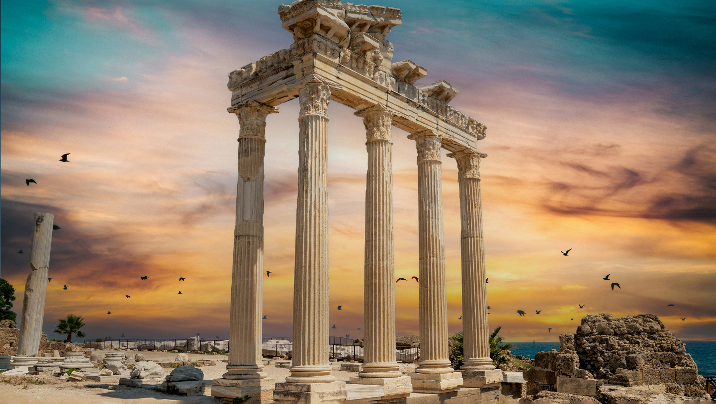 Руины исторического города и храма Аполлона. Сиде, Анталья, Турция