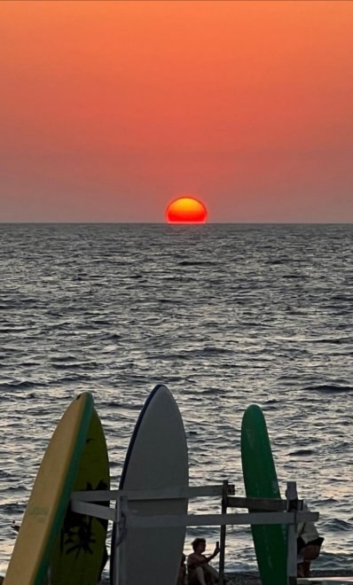 Яркий закат -  