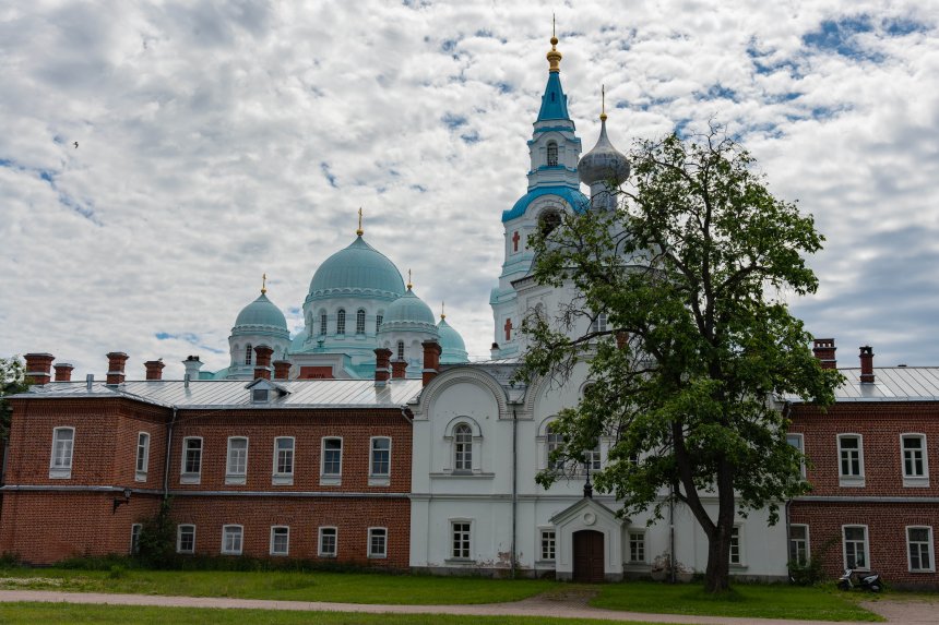 Из Астрахани в Петербург -   (1/8)