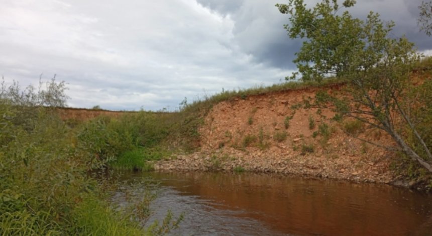 Ильменский глинт на реке Псижа Новгоррдской области -  