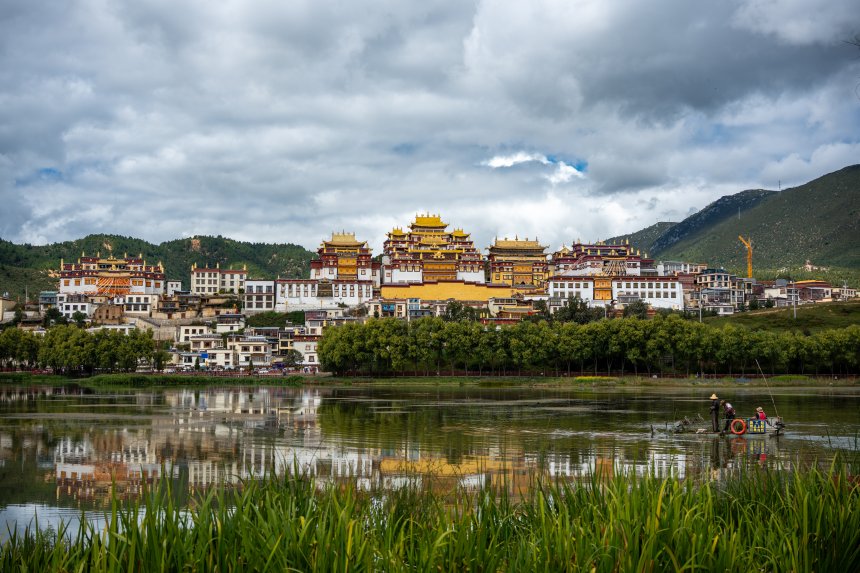 Китай: от гор к огням мегаполисов China: From Mountains to City Lights -   (1/7)